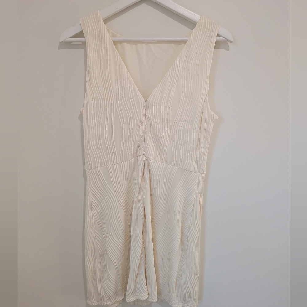 NWT Ripple Textured Sleeveless Cocktail Mini Dress (Med) Clean Girl Minimalist - Picture 4 of 11